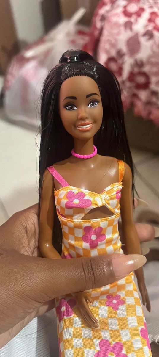 andiegoyangii's tweet image. oi ganhei minha primeira barbie negra com 17 anos!!