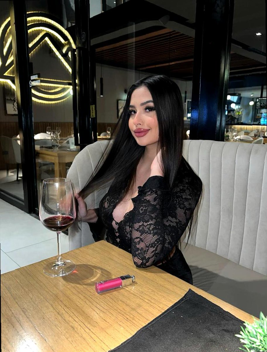 PRINTART3's tweet image. eyebrows on fleek, life not so much but we vibe ✨