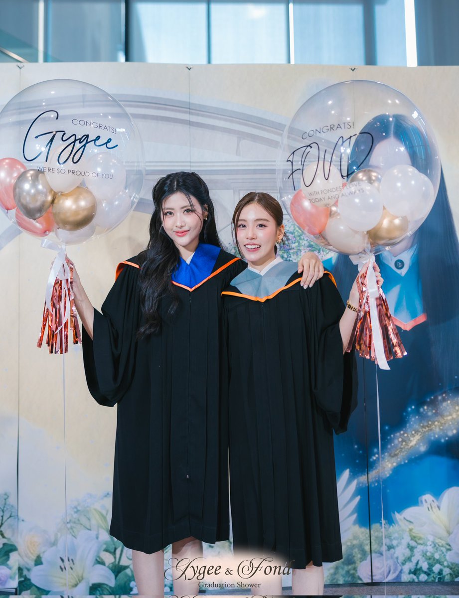 Gygeethfc1's tweet photo. เอาภาพบรรยากาศเต็มไปด้วยความอบอุ่นจากงาน #GygeeFondGraduationShower มาฝากทุกคนกันค่า 🎓💖✨️

Full Album📸
https://t.co/4OqzaN1WrH

#FONDnatticha
#จีจี้ณัฐกุล #gygeenutkul https://t.co/NeLymH3L3f