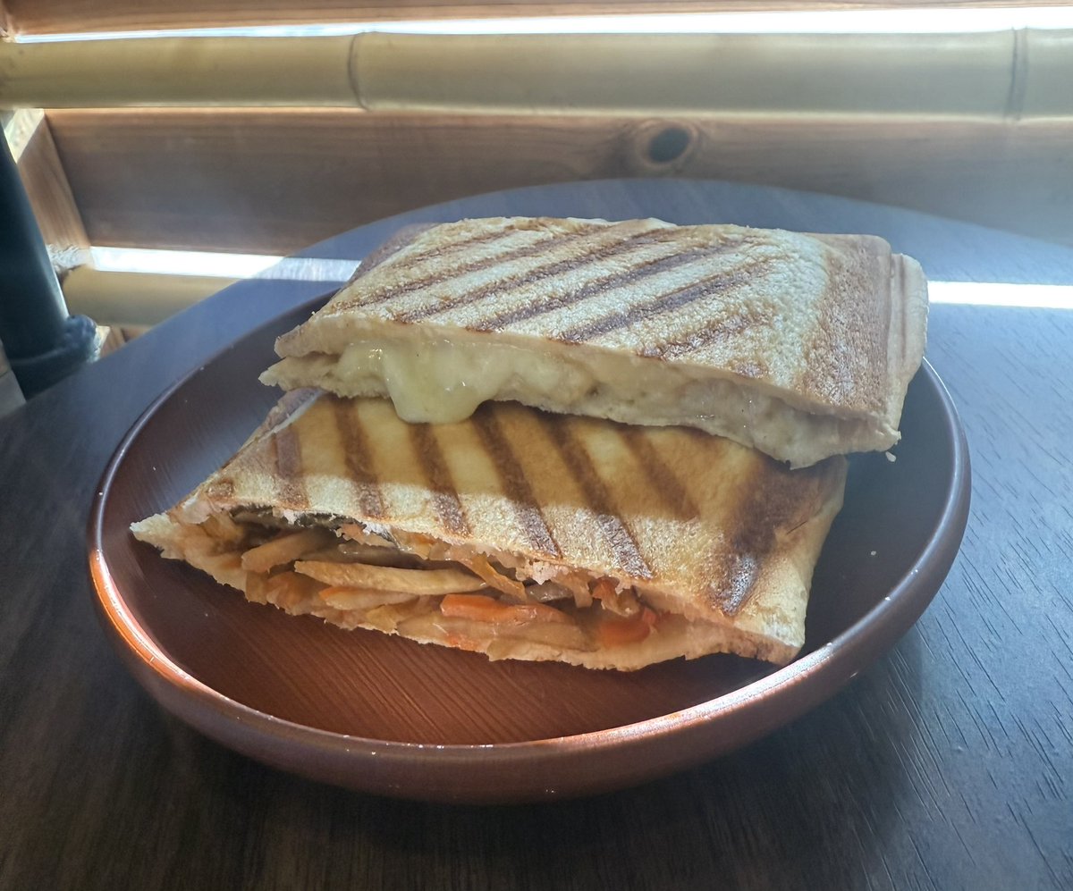 so_sow's tweet image. おはようございます。通常営業です！
よろしくお願いします。
&amp;lt;レギュラーメニュー＞
＊ミートソース
＊照り焼きチキン
＊きんぴらごぼう
＊ツナポテサラ
○全メニューチーズ入り
◆出来たてで美味しいのは当たり前。今は持ち帰りから再加熱でも美味しくなるように調整中。乞うご期待‼︎