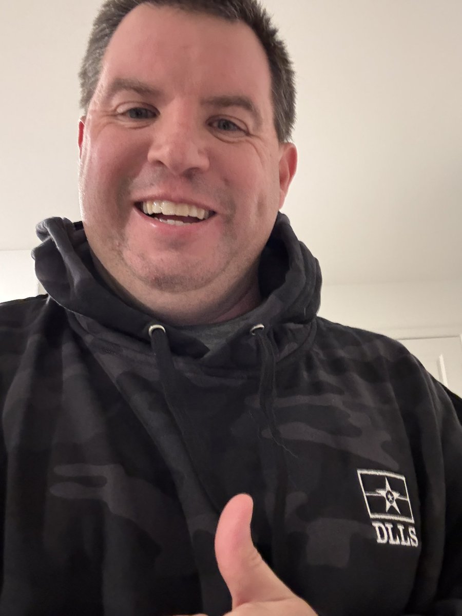 RobBeuerlein's tweet image. Got a cool new hoodie when jumping on last weeks @DLLS_Sports Black Friday sale to support my friend @JeffWilsonTXR. 

I expect him to get us good players for the @Rangers at the Winter Meetings in Orlando!