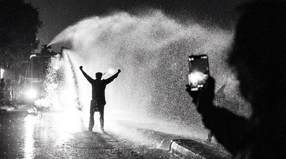 adiilover's tweet image. مزاحمت زندہ باد