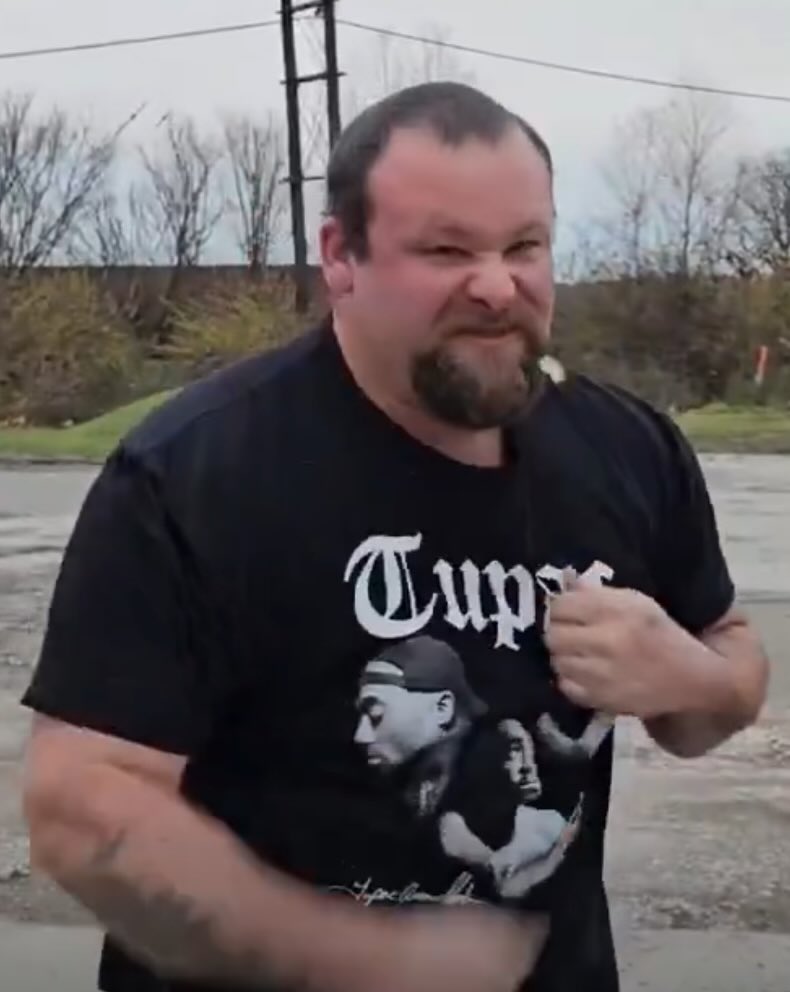 SolanaWakeBake's tweet image. Did bro just knock his own tooth out 💀