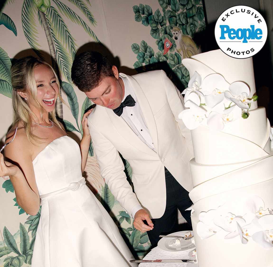 NUCLRGOLF's tweet image. 🚨💍🌴 #PHOTOS — Ben Griffin &amp;amp; Dana Myeroff have tied the knot at a lavish wedding in Palm Beach! Congratulations to the Happy Couple! 

(Via @people)