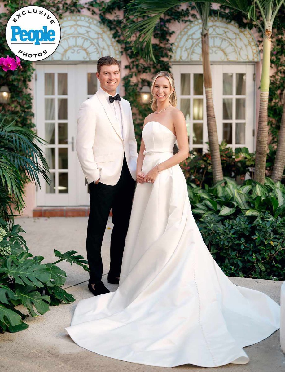 NUCLRGOLF's tweet image. 🚨💍🌴 #PHOTOS — Ben Griffin &amp;amp; Dana Myeroff have tied the knot at a lavish wedding in Palm Beach! Congratulations to the Happy Couple! 

(Via @people)