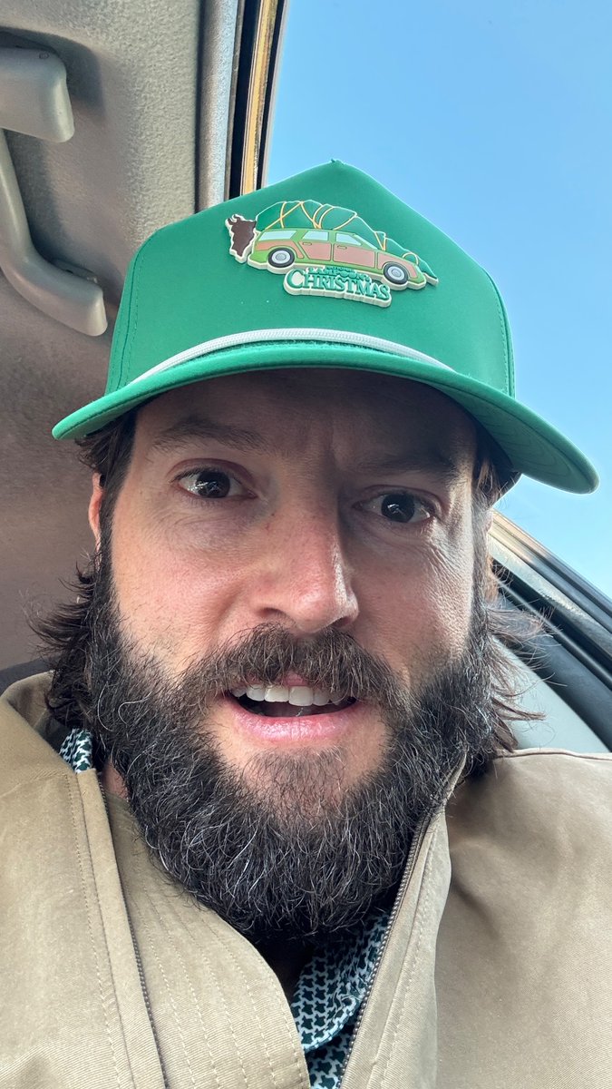 Hey twitter world. Got a new Xmas hat. Just wanted to share.