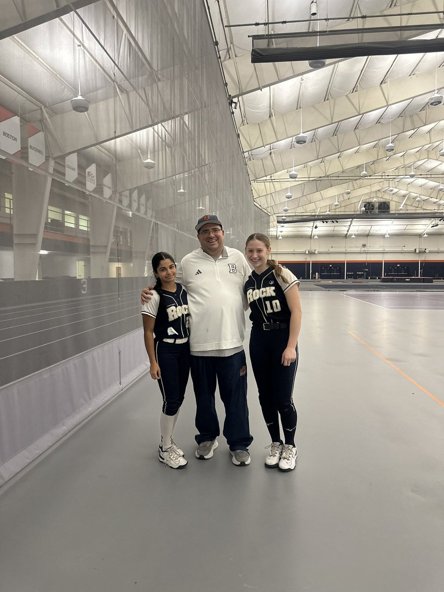 MayaRavi2027's tweet photo. Thank you @Bucknell_SB for an amazing camp on Sunday! Big thanks to the staff and players for such a great day!! I cant wait to come back to Lewisburg soon 🦬🦬

@CoachBradPosner 
@coach_jooo https://t.co/xxsmUeHyES