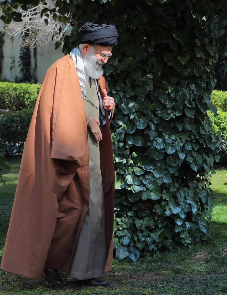 رعاكَ الله يا قـ ـائدنا 💛