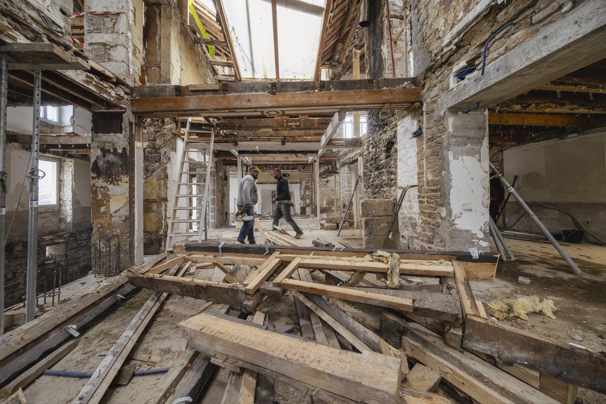 AlainThomasOff's tweet image. Alain Thomas dévoile la ville et le lieu de son futur musée "La Maison Alain Thomas" 👨‍🎨

Après 3 années de concertations avec différentes villes, le projet s’ancre à Pont-Aven et plus précisément au sein de l’ancien Hôtel Julia 🌠

Inauguration prévue au printemps 2027 ! 🎉