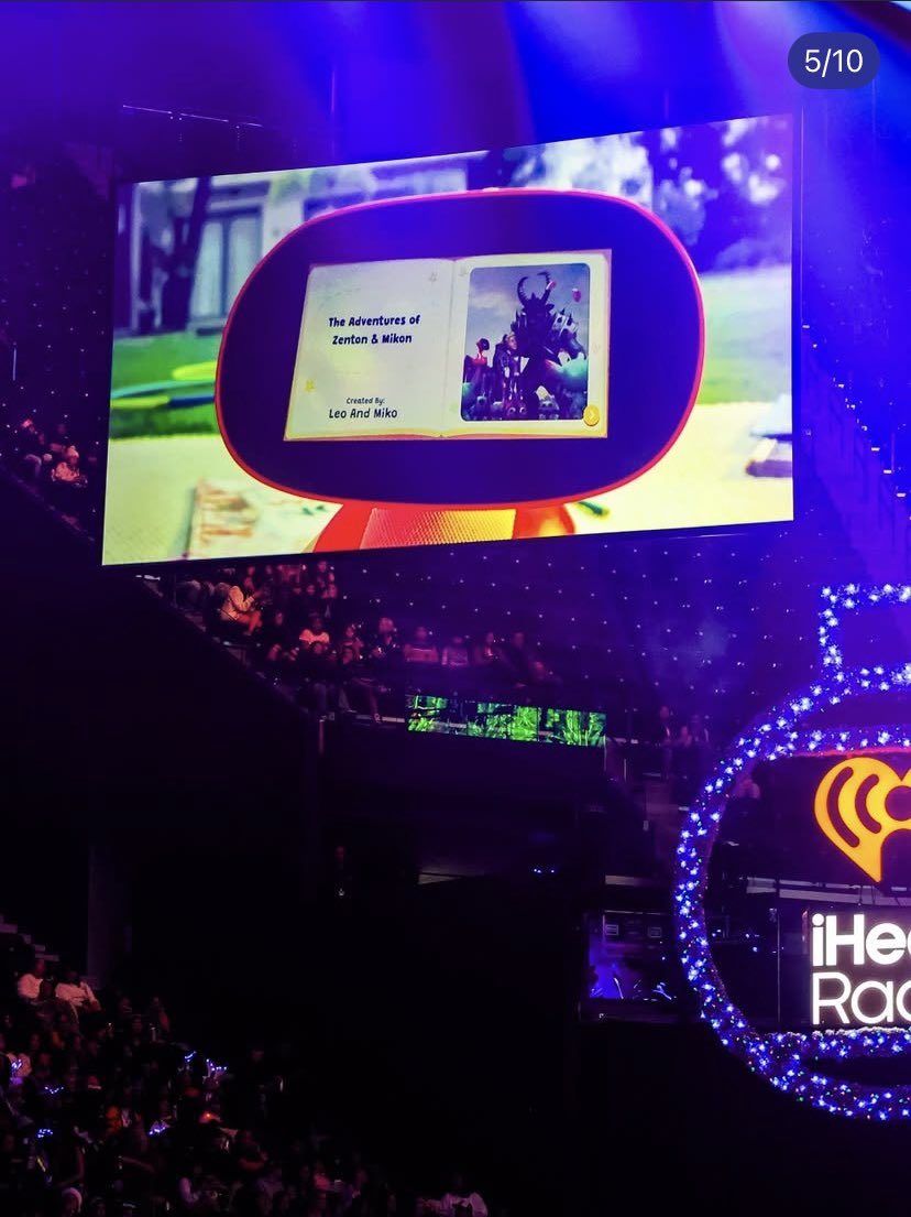 mikorobotusa's tweet photo. LA turned the iHeart Jingle Ball into a full-on Miko celebration!

Miko XL lit up the red carpet, &amp; Miko 3 brought the fun on stage and on the big screens. Story Maker, Freeze Dance, and a whole lot of “How does it talk like that?” moments. 🤖🎄

#Miko #Miko3 #JingleBall #iHeart https://t.co/iJ3Dl3a848