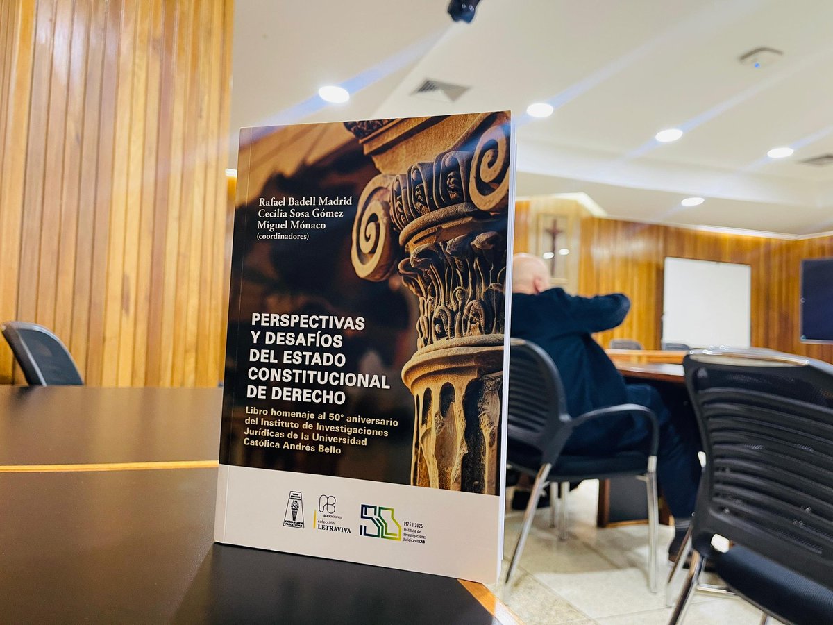 InvestigaUCAB's tweet photo. 📙 El libro, coordinado por los especialistas Rafael Badell Madrid, Cecilia Sosa Gómez y Miguel Mónaco, está disponible ahora para su descarga: 🔗https://t.co/F7KOjt0x9B https://t.co/8PwgRAFokK