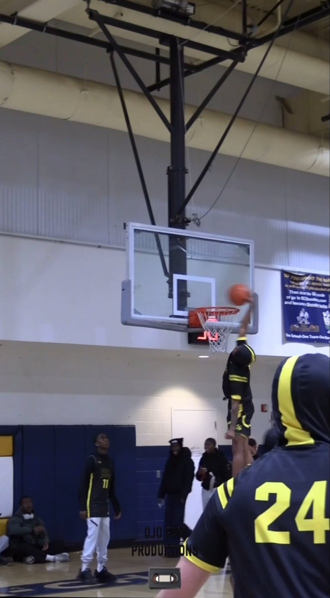 Mrtavarescooper's tweet image. @_Boogieupnext pg one!