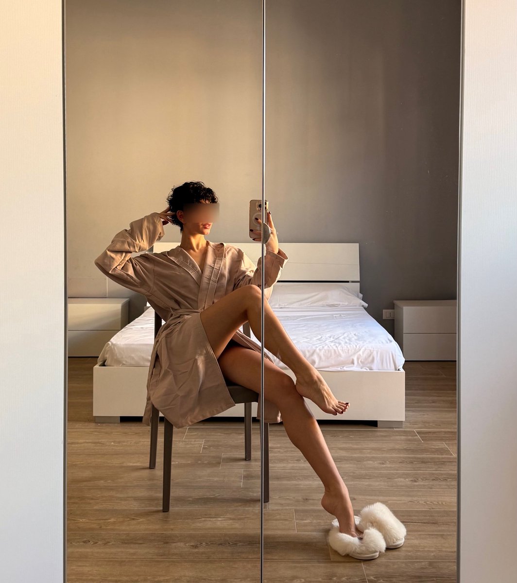 medusa750's tweet photo. Send 111 if you zoomed in on my toes🎀✨ https://t.co/io4avAOqY8