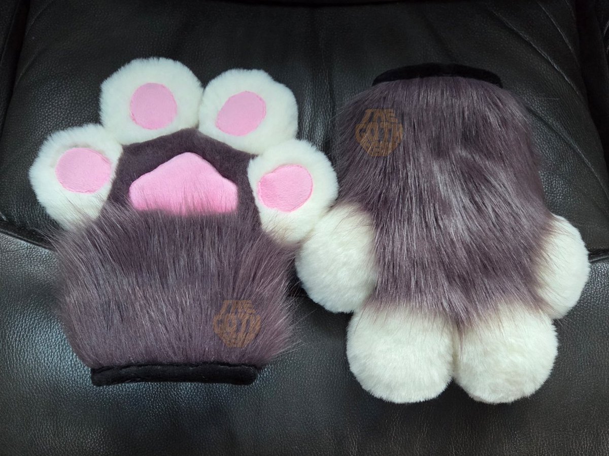 TheGothBear tweet media