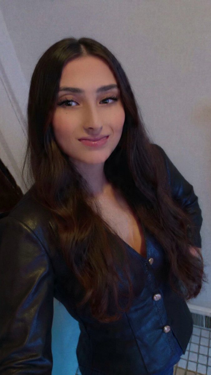 Which one of my friends or followers wants to stay in my life for 2026 &amp; let’s see who really doesn’t! Send hey or reply to me or retweet this! if you’re coming with me into 2026 #wwe #aew #tnawrestling