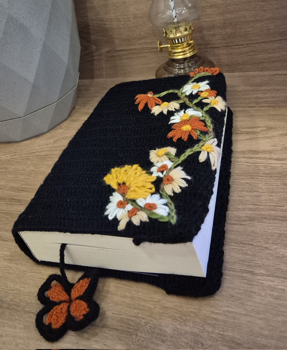 ZHLBG's tweet image. Örgü örmeyi biraz abartmış olabilirim 😏
#terapi