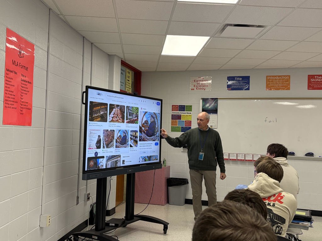 SWCS_Raiders's tweet image. Great instruction today in math and English at SW!   Mrs Bradley enthusiastically teaching about order of operations in 6th grade math and Mr. Cherry staying up with technology using his new screen and teaching about Romeo and Juliet in English 10!