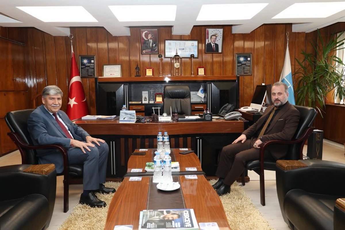 ahmetsarac23's tweet photo. Milli Eğitim Müdürümüz Sayın Beraat ŞAHİN ile eğitim ve enerji konusunda fikir alışverişinde bulunduk. Yapmış olduğu nazik ziyaretleri için teşekkür ediyorum.. @SahinBeraat https://t.co/TFX0Uqi20h