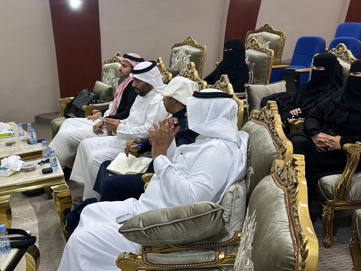 نموذجـ model tweet media