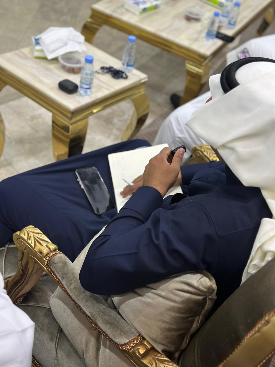 نموذجـ model tweet media