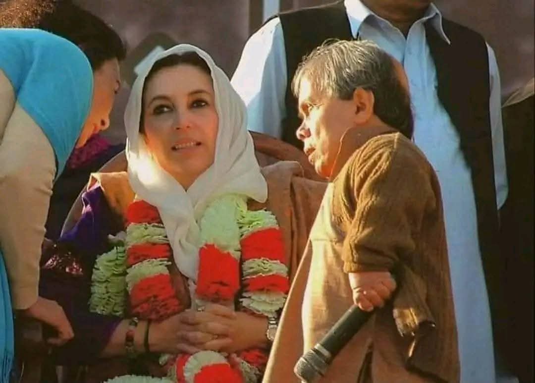 sakina7214's tweet photo. کیا بچھڑنے والے ہمیں ویسے ہی یاد کرتے ہونگے جیسے ہم اُنہیں یاد کرتے ہیں ؟
#poetryClubPPP 
#benazorbhutto
#QaziSulytanMehmood https://t.co/92tJwlfNkG
