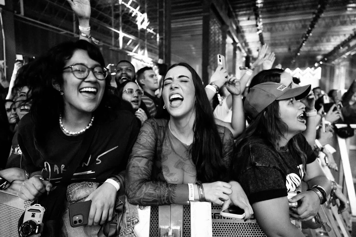 Maroon 5 tweet media