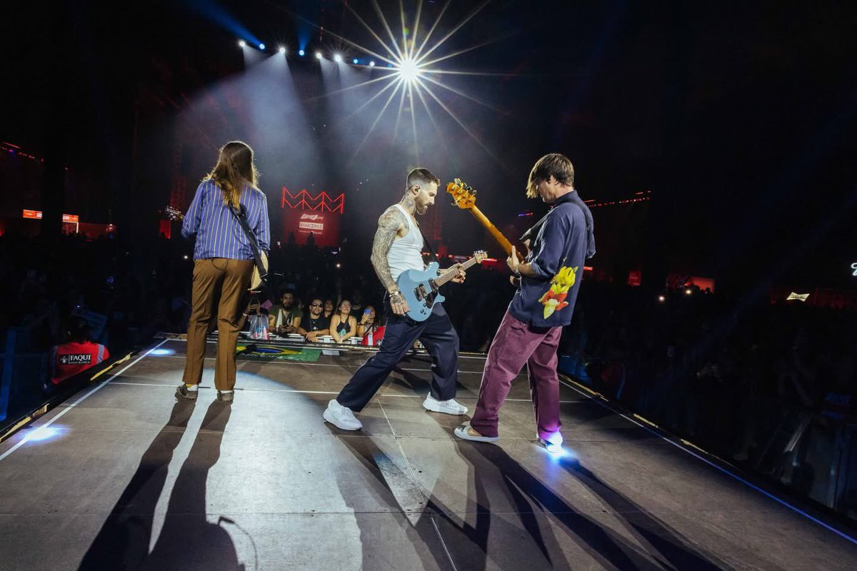 Maroon 5 tweet media