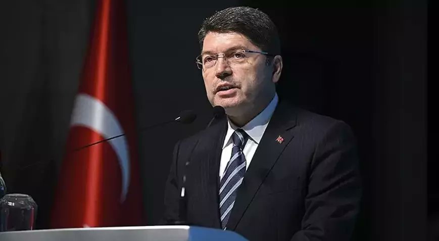Adalet Bakanı Yılmaz Tunç:

81 ilde adliye ve cezaevlerine 15 bin personel alımı yapılacak.