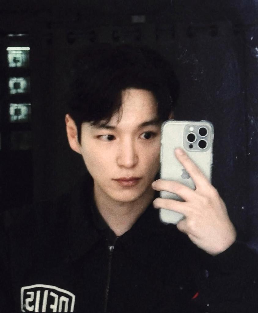 sunchanx's tweet photo. my chan https://t.co/e6aruwTPbH