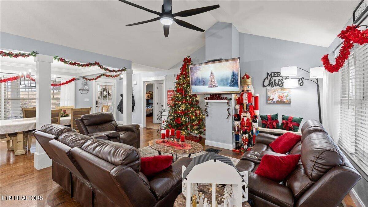 967 Dumplin Valley Rd, Jefferson City, TN 37760 just hit the market!
Take a look at this awesome space: shawnwilmoth.com/d8rdygi7