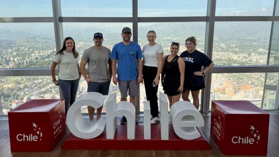 UMSL students, faculty, staff and alumni from the Online MBA program spent a week in Chile researching international business for their capstone course—building global insight through real-world experience. blogs.umsl.edu/news/2025/12/0…