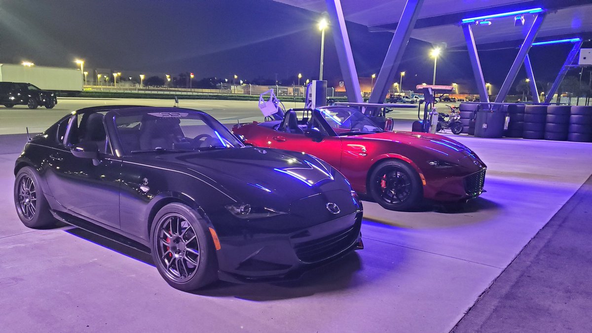 3SP_posts's tweet image. Wrapping up a fun day of creating lasting car memories...
Can you spot the 16 cylinders and nearly 1100bhp in this picture?

#MiataSS #V8 #V8NDMiata #LS3 #500hpMiata #theBestIdeaEver #500hpMiata #21stCenturyShelbyCobra #collectorcars #concoursclub #concoursclubmiami #miami