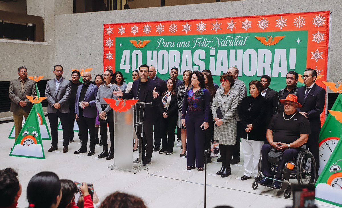 AlvarezMaynez's tweet image. Desde San Lázaro, hoy le decimos a Morena: nada nos impide aprobar esta misma semana la #JornadaLaboralDigna de 40 horas y dos días de descanso a la semana por ley.

No queremos que sigan posponiendo los derechos de millones de trabajadores en México 🇲🇽.