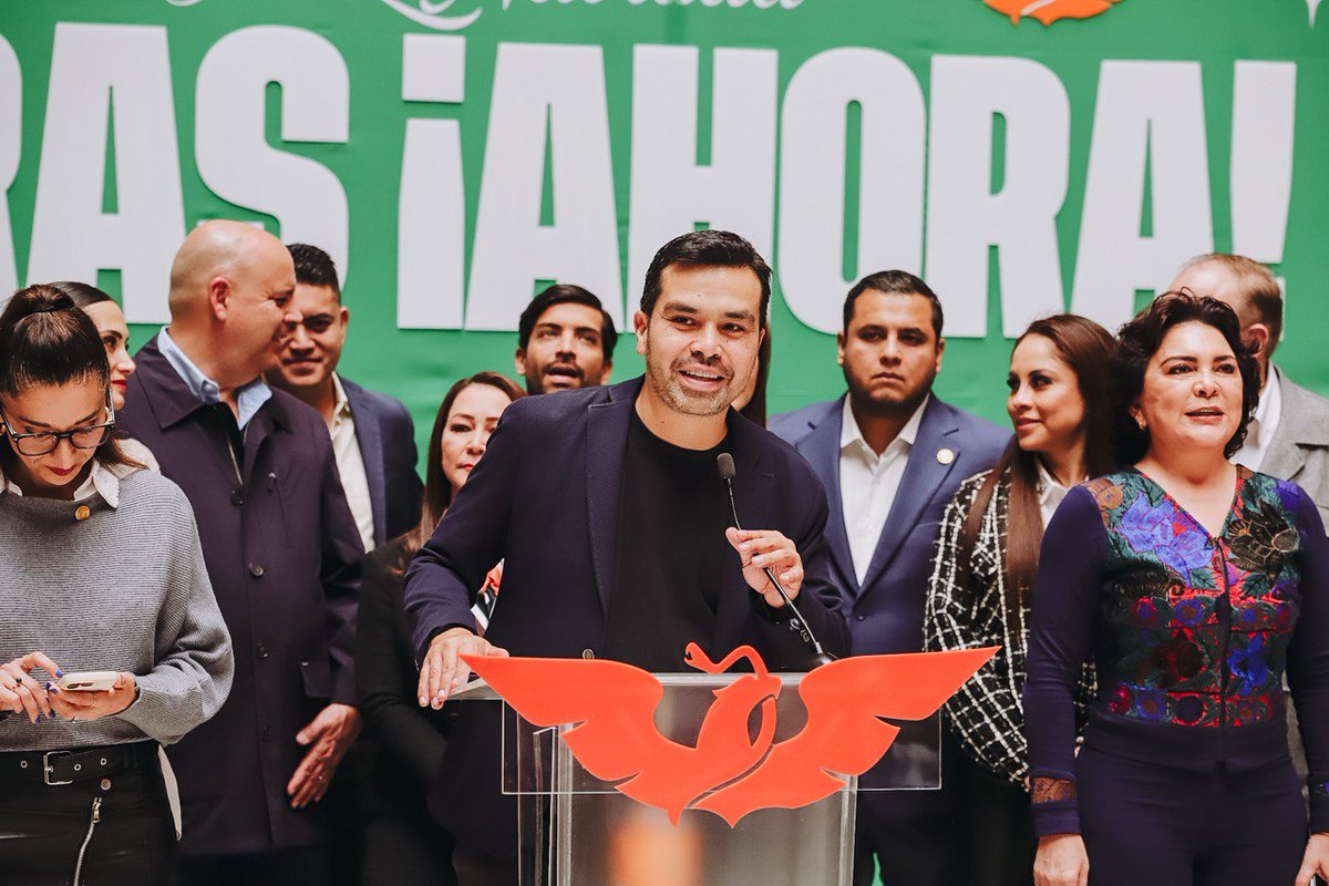 AlvarezMaynez's tweet image. Desde San Lázaro, hoy le decimos a Morena: nada nos impide aprobar esta misma semana la #JornadaLaboralDigna de 40 horas y dos días de descanso a la semana por ley.

No queremos que sigan posponiendo los derechos de millones de trabajadores en México 🇲🇽.