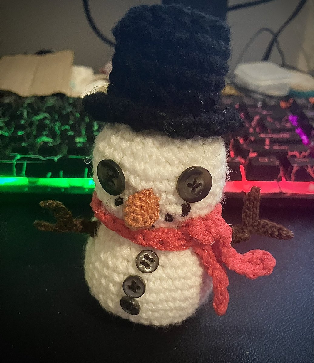 ThatCyberCabbit's tweet image. Happy Holidays!!

Enjoy a lil crochet snowman
