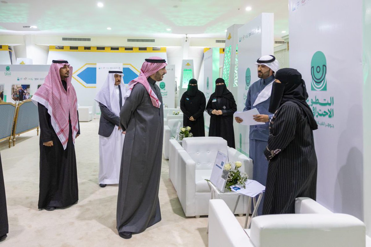 كانت ليلة استثنائية غمرني فيها السرور بالسلام على صاحب السمو الملكي الأمير فيصل بن نواف بن عبدالعزيز، والحديث معه في ليالي الجوف بقصر سموه اليوم.
#ليالي_الجوف