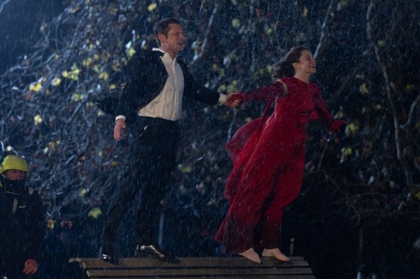 infooconnell's tweet image. Jack O'Connell and Claire Foy were spotted on set of 'Ink' in London, December 5, 2025.

© @clairefoyfan