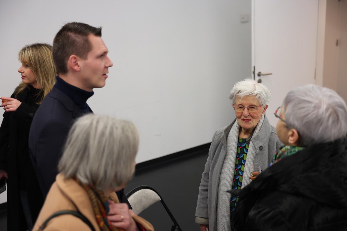 RomainMerville's tweet photo. Ce matin, la rue Lili Keller-Rosenberg a été inaugurée et la présence de Lili a donné à ce moment une force exceptionnelle.

Son histoire, sa voix, son courage rappellent que la mémoire n’est pas un symbole : c’est un combat. https://t.co/Eb9ZiKfGbh