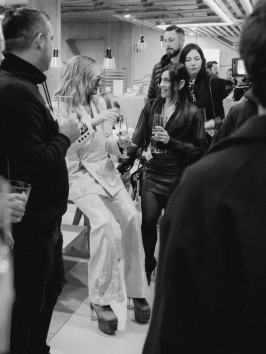 Tokio Hotel x Google Gemini event ✨️
"CHANGES" AI music video presentation.
Hamburg, 12/2025
#TokioHotel #BillKaulitz
📷Leon Schlesselmann