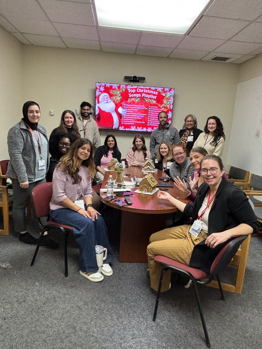 SBPalliativeMed's tweet photo. Gingerbread architects #HappyHolidays https://t.co/jLKp852UvV