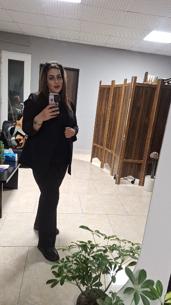 و من پذیرفته‌ام که گاهی ممکن است ما برای آدم‌ها فقط پناه‌گاهی باشیم تا زمانی که یک خانه‌ی امن پیدا کنند و بروند