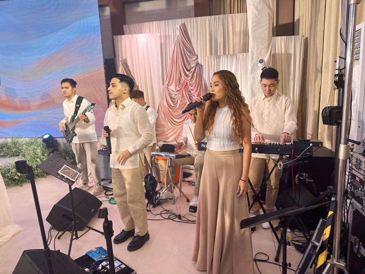 korde_band's tweet photo. BENJ + YANA Wedding
12.08.25

📍 Casa Vieja by Lispher Inn

Coordination || Vern EventsCoordination
Styling || Decoratives by Janna &amp; Hercs
Host || Brandy Fuentes
Powered by || S.R. Audio Lights and Sounds Davao City

#korde #kordegigs #FULLBAND #weddingband #davaoevent # https://t.co/pirbBk5AzY
