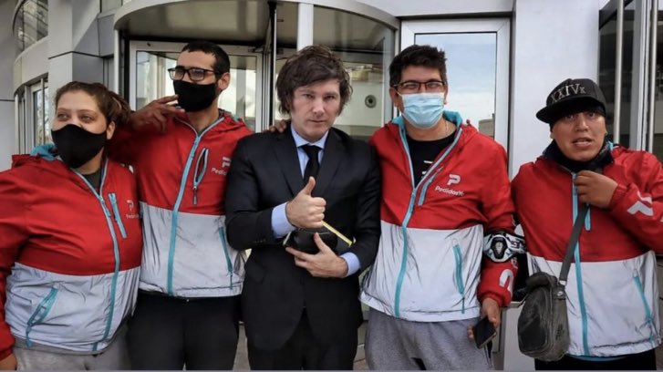 Iban a cobrar en dólares y ahora los dejaron sin relación laboral 
jsjjajajajajjajajajajajajajaja