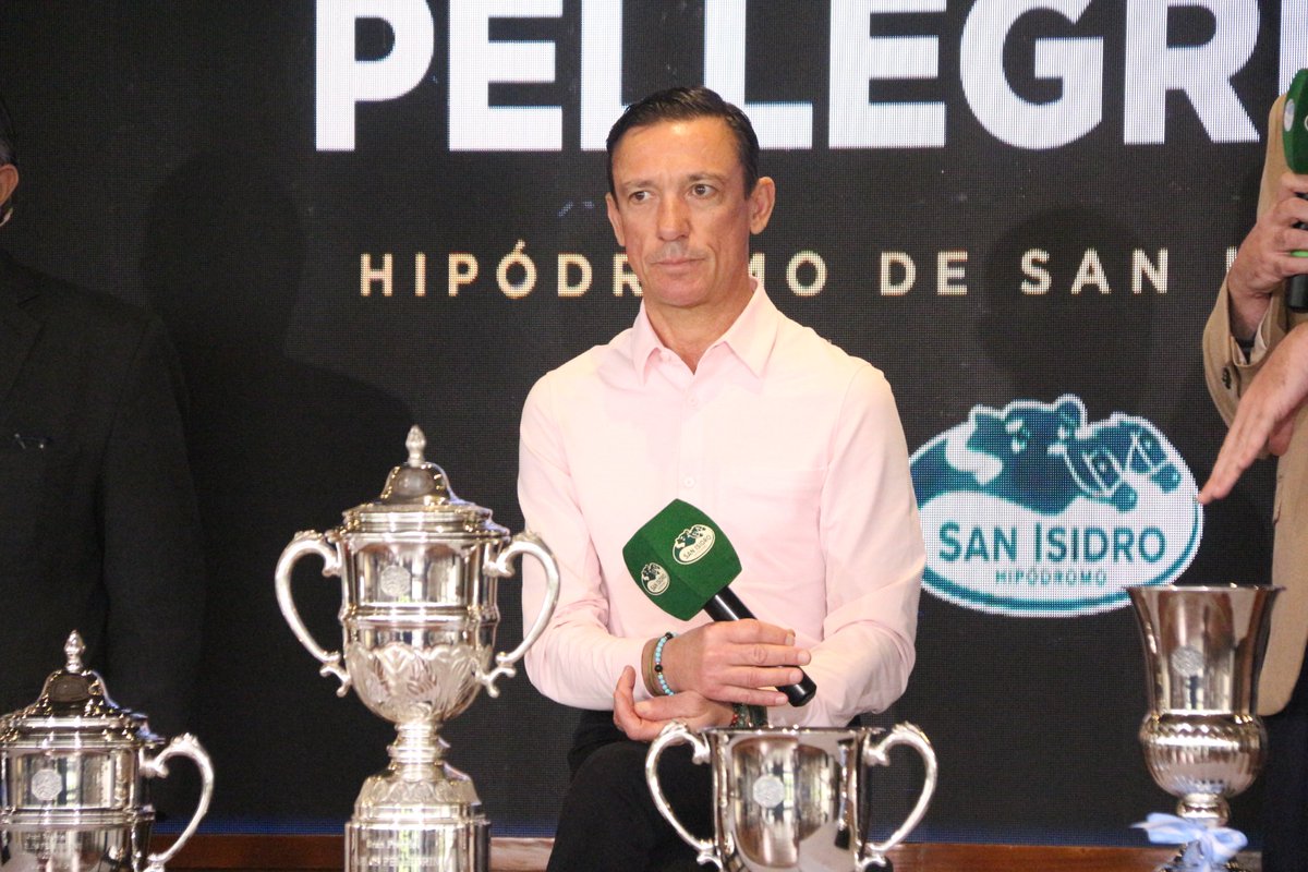 maxivillamarin's tweet photo. Frankie Dettori dijo presente en la conferencia previa al Pellegrini. El sábado correrá el Gran Premio en su despedida sudamericana.”
@FrankieDettori https://t.co/GabzN5BwxM