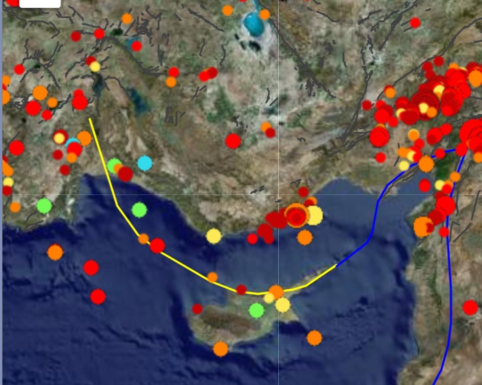 Kuzey Kıbrıs Yayı Aksu bindirmesi;
 Bir ucundan diğer ucuna adeta bir saz teli gibi titreyerek tetiklenmiş bağımsız #deprem ve depremcikler üretiyor.
Büyük deprem için hazırlık yapıyor,haritada son 90 günlük sismik aktivite gayet açık ve net..