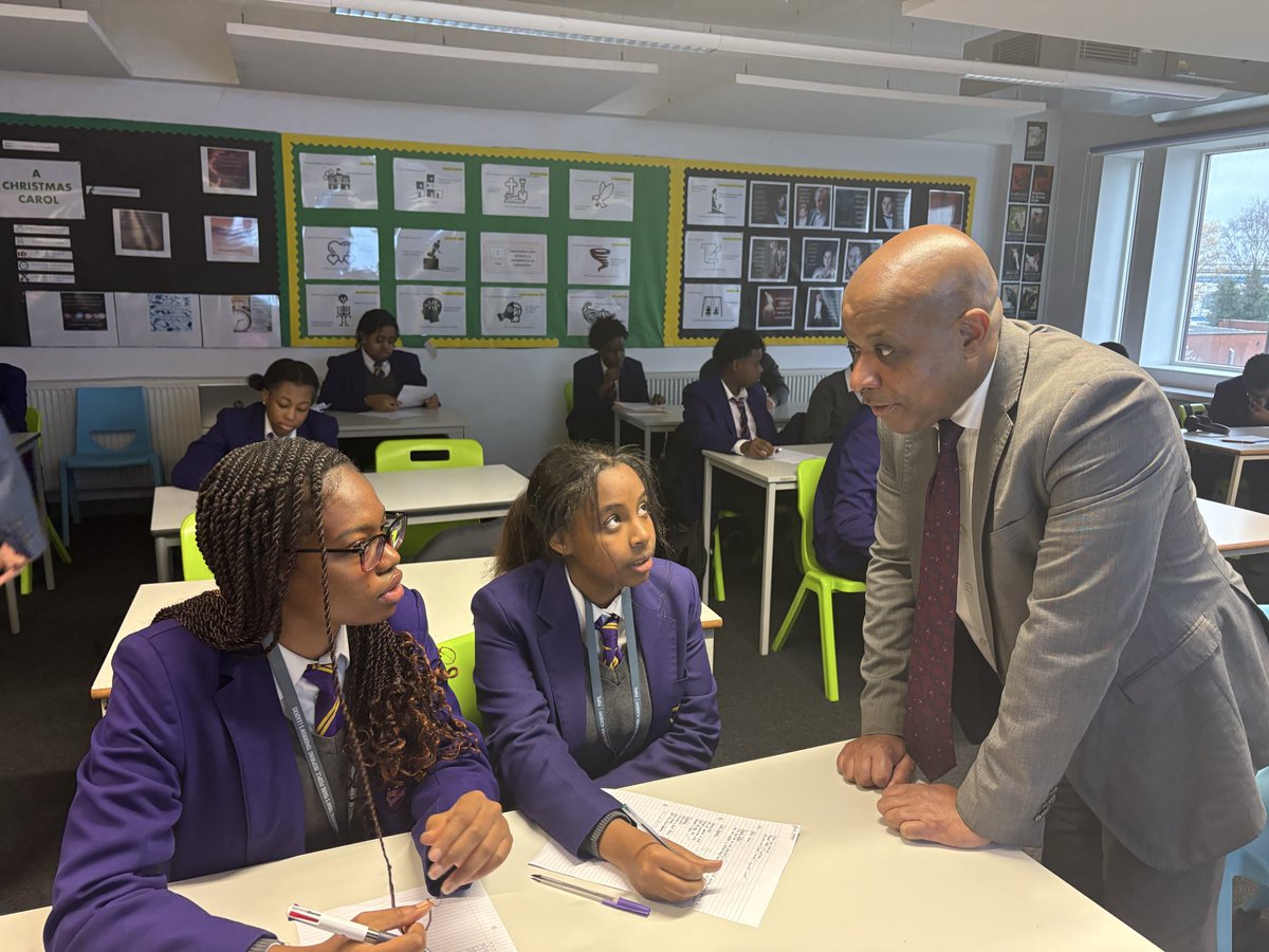 Star_KS_Academy's tweet photo. @AFBE_UK Thank you so much for your time today working with our Year 11 students on CV writing skills. Our careers’ advisor Mr Deer worked closely with all students. #ambition #starsinthemaking https://t.co/qdIJsONpkV