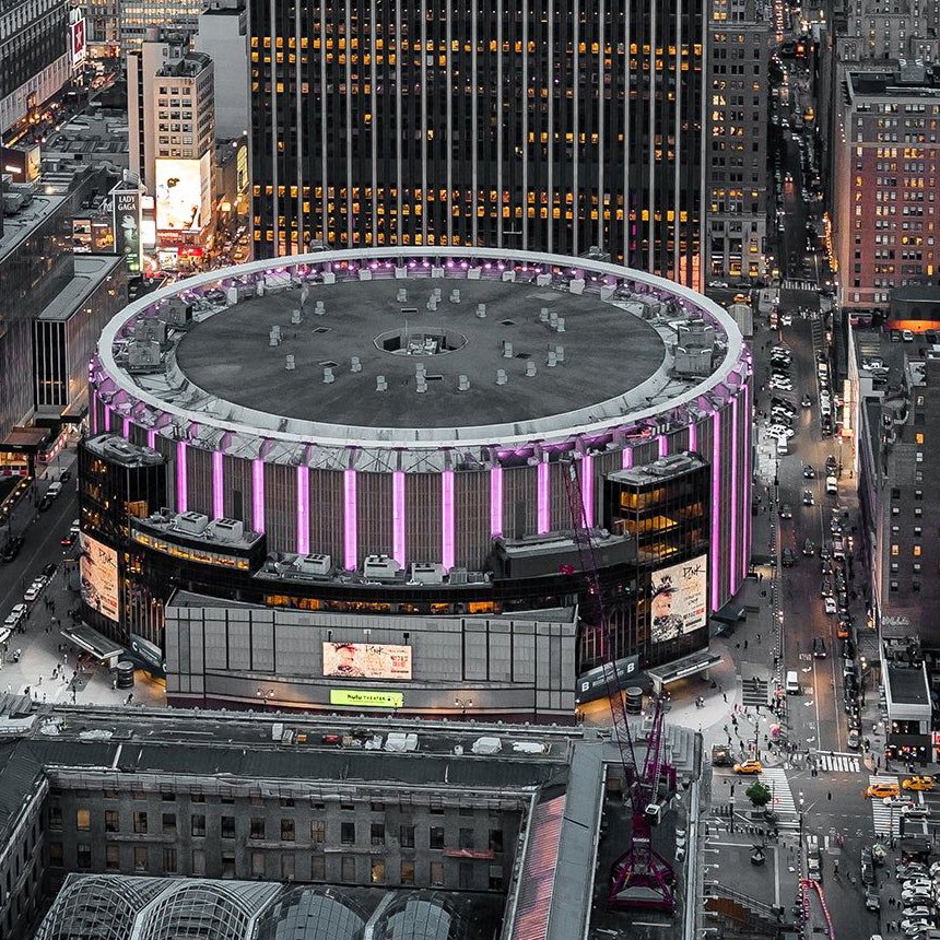 MOTOMAMlTOUR's tweet photo. Rosalía añade una nueva fecha en Nueva York el 17 de Junio después de más de 200.000 personas intentando conseguir entradas para disfrutar del concierto en el icónico Madison Square Garden. https://t.co/rz7EF252FV
