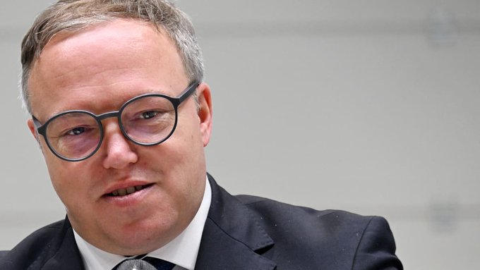 ernsterjuenger's tweet image. Was wurde eigentlich aus dem Geschreibsel von Mett Dämon?  🤔