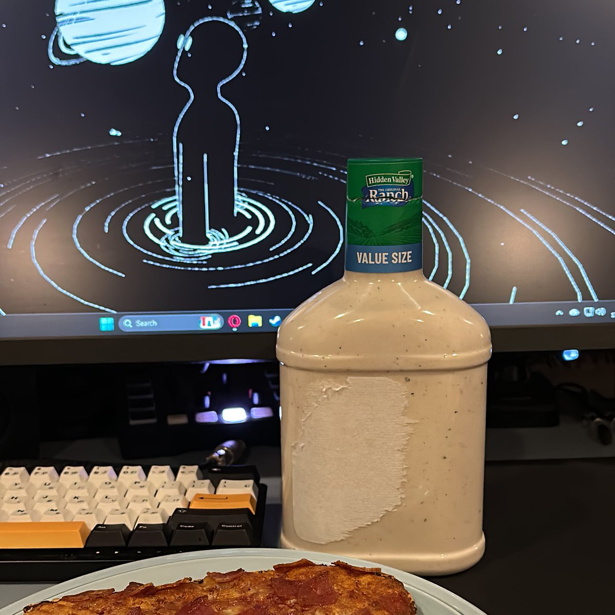 monkycs's tweet photo. Took the label off my ranch so my roommates don’t know what brand it is 😆 #gatekeeping https://t.co/Cbgu4fazps