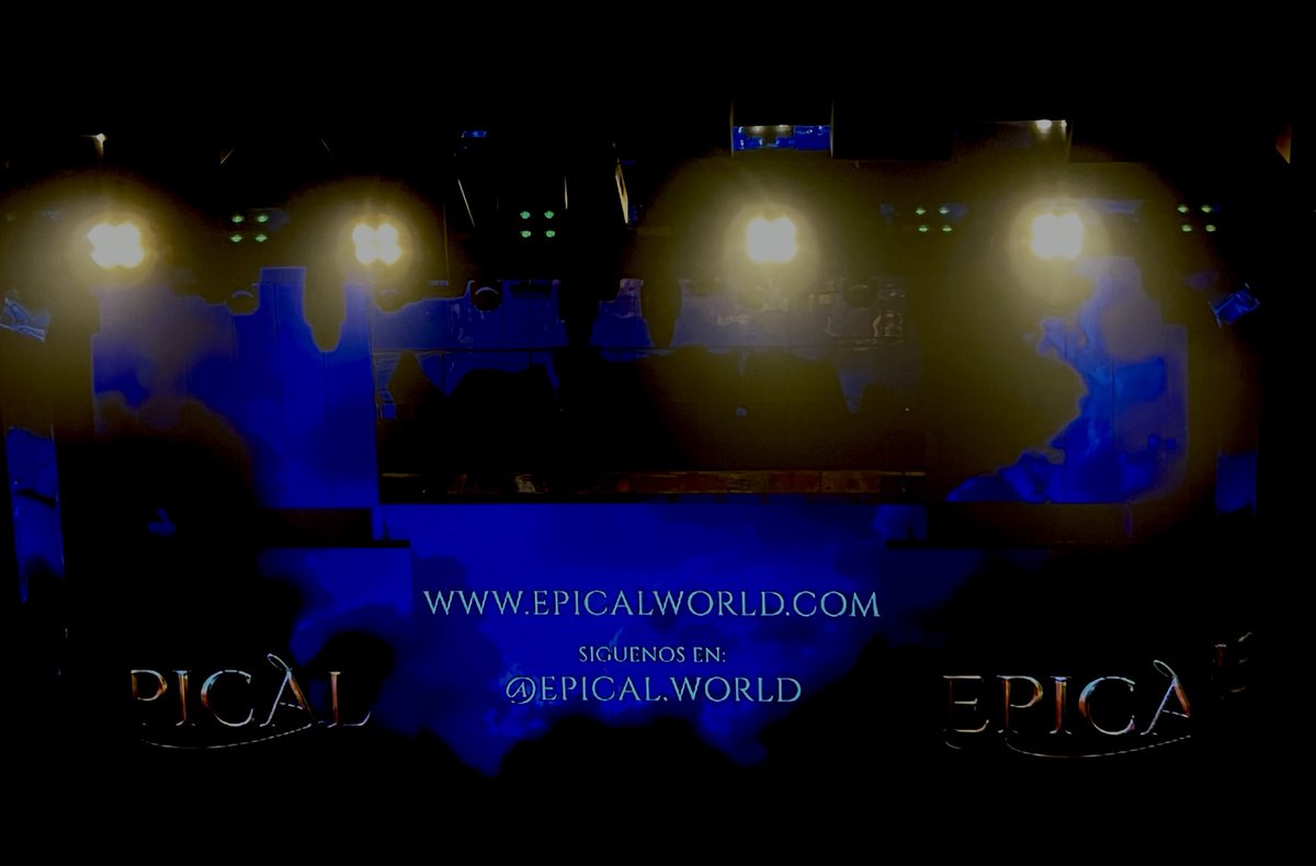 cdChicasGamers's tweet photo. Hoy nos hemos venido al @TeatroCapitol_ a disfrutar de #Epical https://t.co/S5bx58CjO7